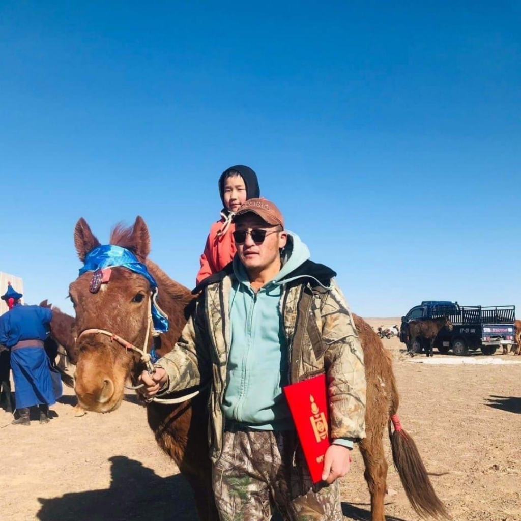 Suun et sa famille en Mongolie