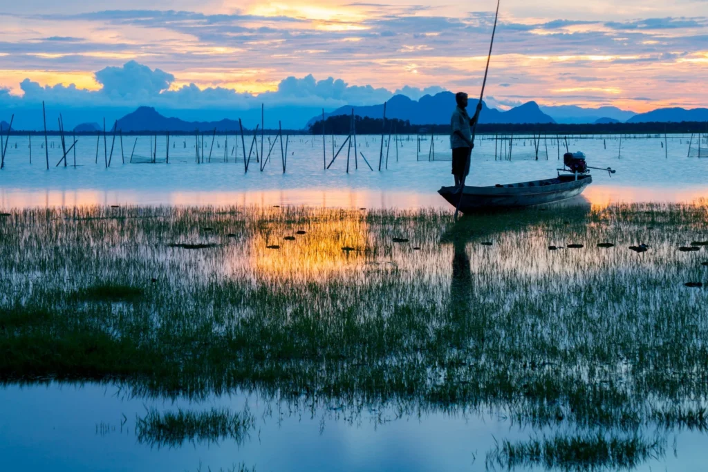 La Thaïlande autrement — étape 12 — Lever de soleil sur le lac Thale Noi