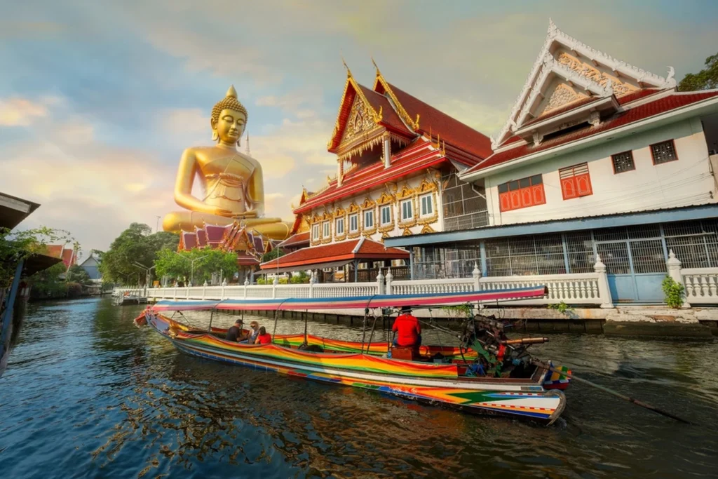 Sport and Traditions in Northern Thailand — Stage 02 — In the Heart of Bangkok