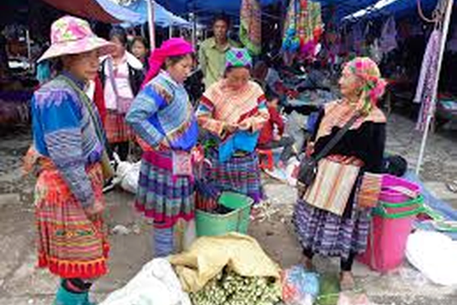 Le Vietnam des confins — étape 10 — Le marché de Cốc Ly et Lục Yên