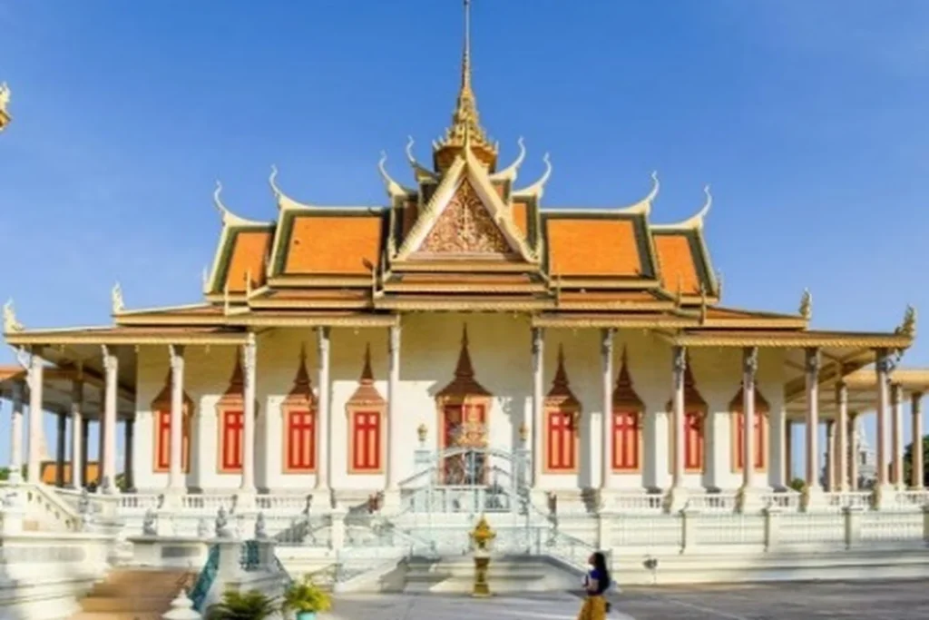 De Saigon au royaume d’Angkor — étape 10 — Palais et musées de Phnom Penh