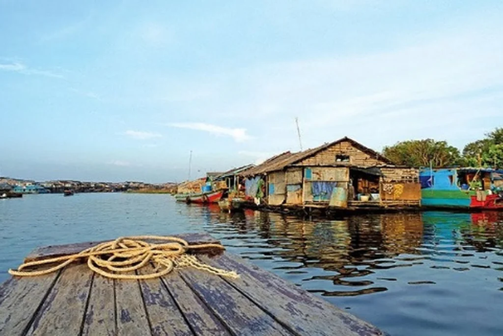 De Saigon au royaume d’Angkor — étape 18 — Kompong Khleang et le Tonlé Sap