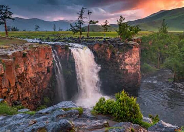 Cascade et canyon de la vallée de l’Orkhon